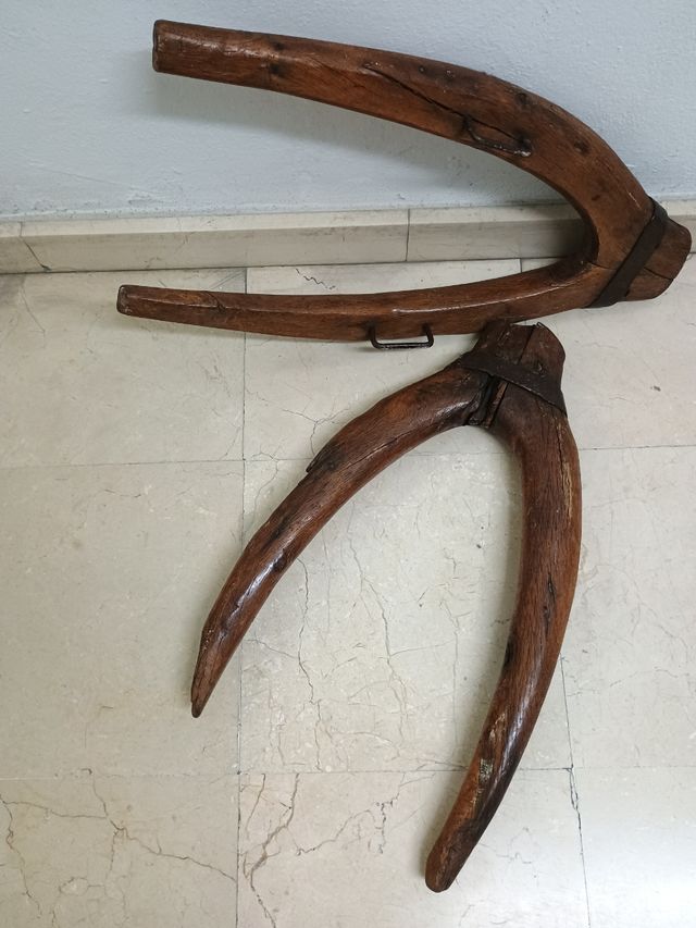 2 Horcates antiguas de madera