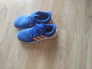 Zapatillas Adidas niño - Azul/Naranja
Número 4