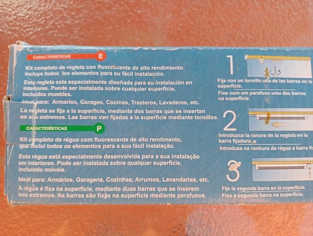 Regleta fluorescente 8W con interruptor y dos luce