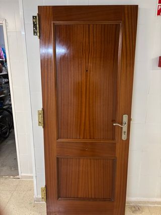 Puerta madera maciza exterior