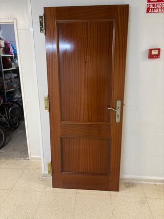 Puerta madera maciza exterior