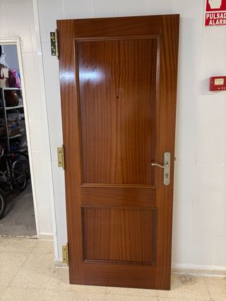 Puerta madera maciza exterior