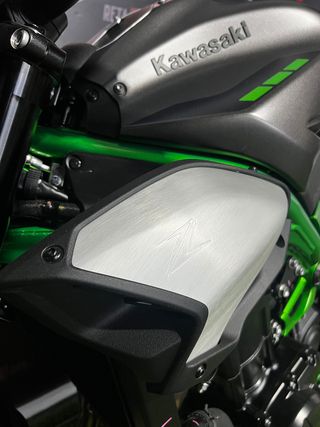 Kawasaki Z900 FULL 2025 - Nueva