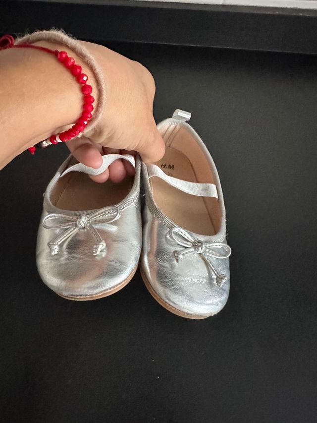 Merceditas niña plata H&M talla 25