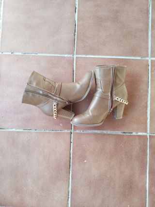 Botines tacón marrón - talla 38