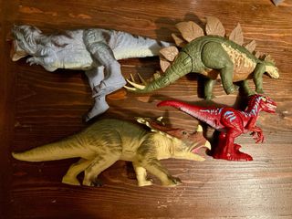 4 Dinosauri Giocattolo Jurassic World