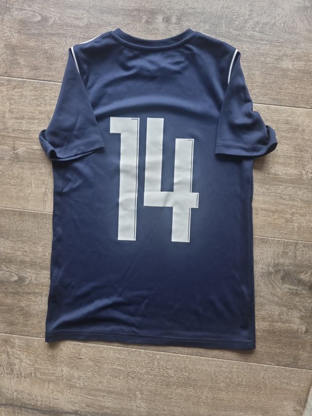 Chaqueta y equipacion entreno Gimnástic Manresa N