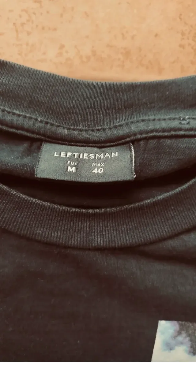 Camiseta de hombre con estampado de Lefties