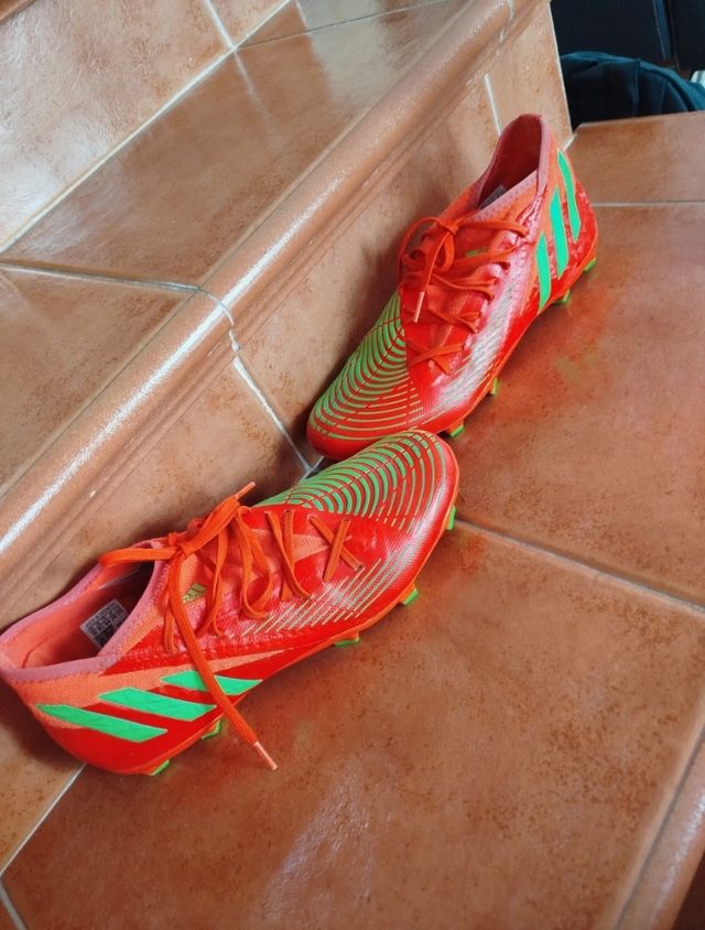 Botas de fútbol Adidas Predator gama media