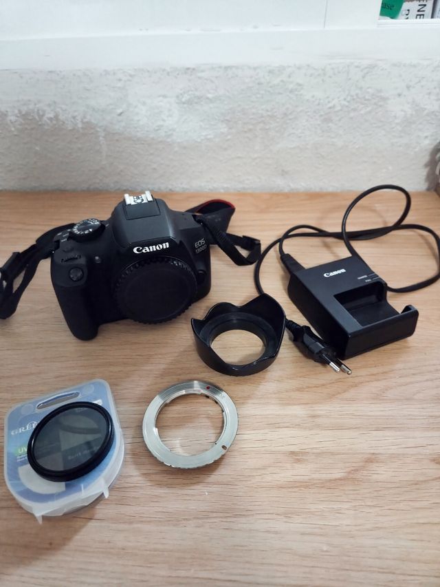 Canon EOS 1300D + 2 objetivos