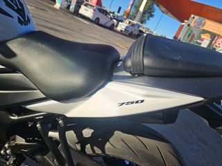 Suzuki GSX-S 750 - Motocicleta