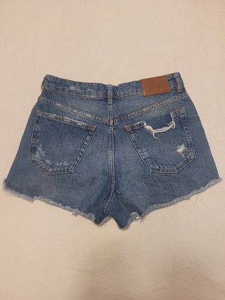 Pantalón vaquero corto