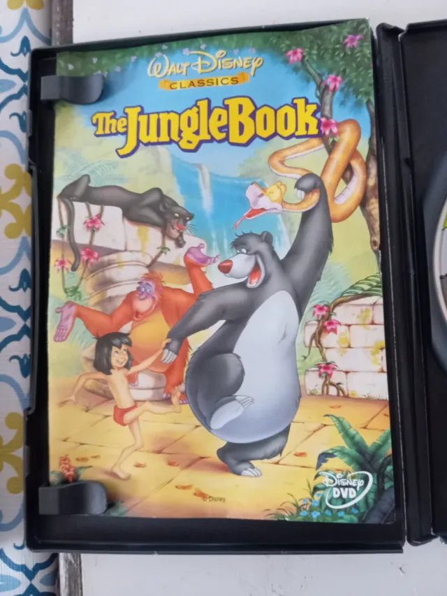 3 DVDs
Looney Tunes, Tom y Jerry, Disney