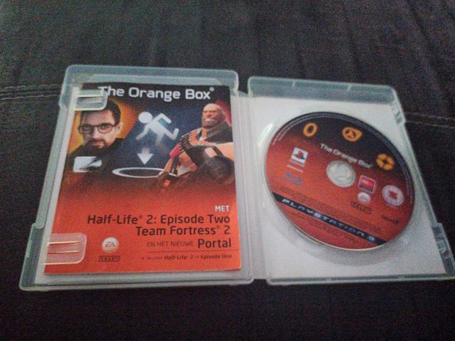 PS3 The Orange Box: Half-Life 2