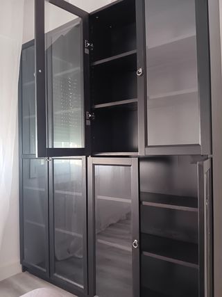 Librerias de madera oscura