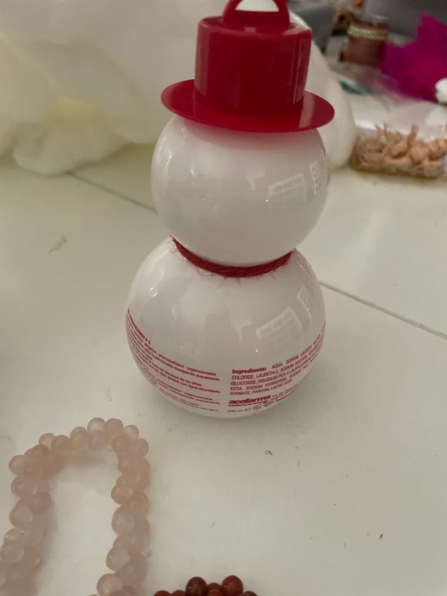 Lote Hello Kitty + muñeco nieve. sin estrenar.