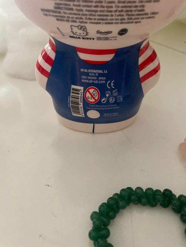 Lote Hello Kitty + muñeco nieve. sin estrenar.