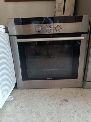 Horno Siemens empotrable, lavavajillas y microonda