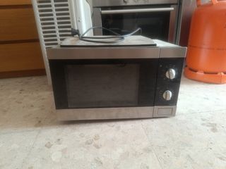 Horno Siemens empotrable, lavavajillas y microonda