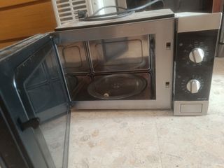 Horno Siemens empotrable, lavavajillas y microonda