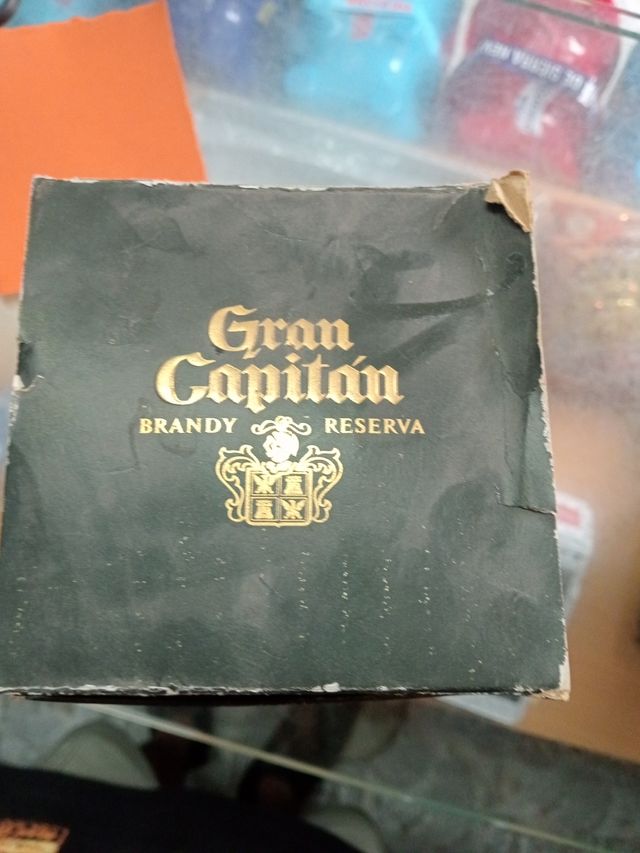 Caja de carton con sorpresa para colección 60años