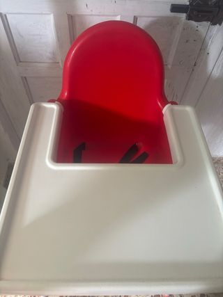 Trona infantil roja