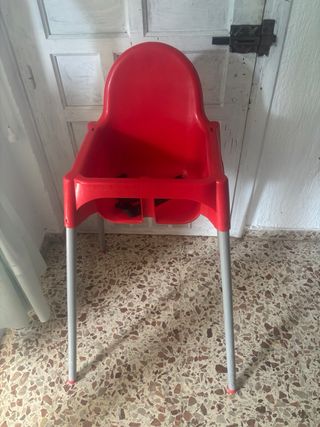Trona infantil roja