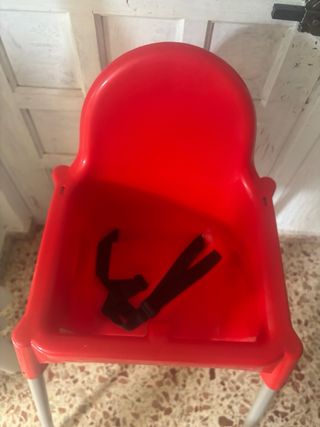 Trona infantil roja
