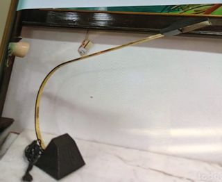 Lámpara escritorio vintage dorada