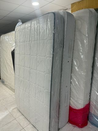 COLCHONES Y SOMIERES SEMINUEVOS DE HOTEL!