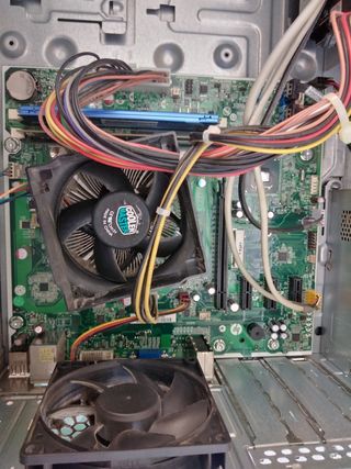 Torre HP i3 - PC sobremesa