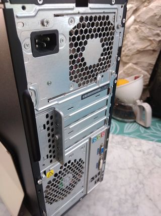 Torre HP i3 - PC sobremesa