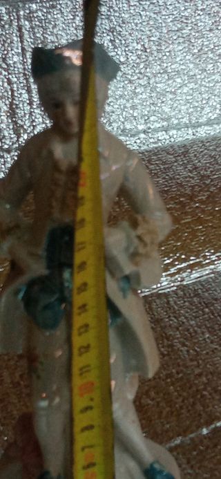 Figura porcelana hombre rococó