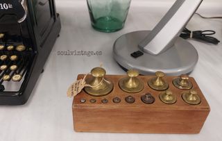 Antiguo juego de pesas de latón