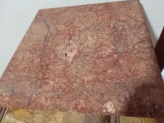 Balaustres decoración travertino rojo envejecido.