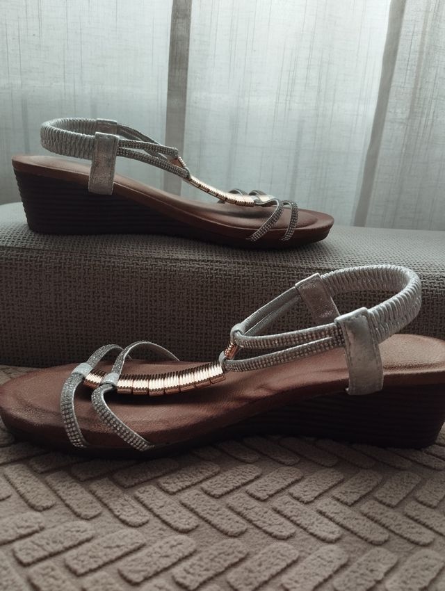 Sandalias cuña mujer doradas y plateadas talla 37