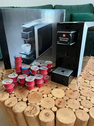Cafetera Illy - Máquina de cápsulas con cápsulas