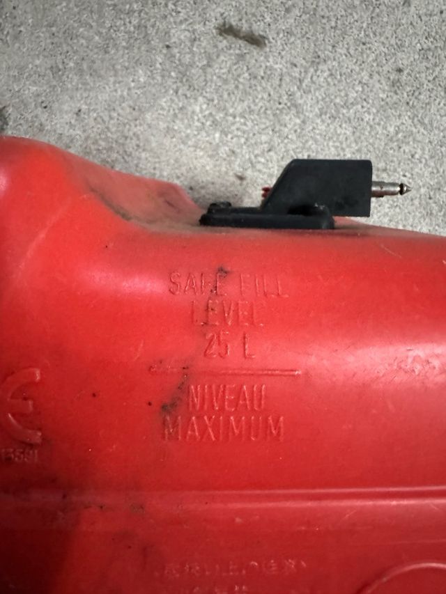 2 Depósitos gasolina Yamaha & Plastimo