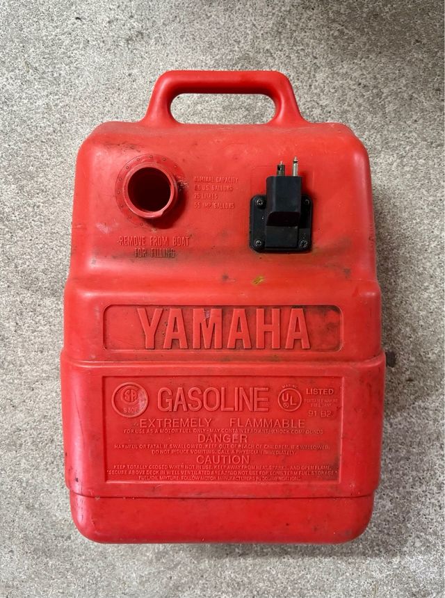 2 Depósitos gasolina Yamaha & Plastimo