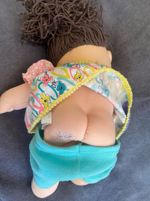 Muñeca Cabbage Patch Kids - Pelo Marrón