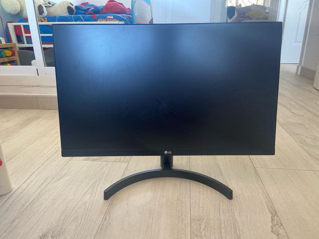 Monitor LG de 24 pulgadas Resolucion FHD, HDMI