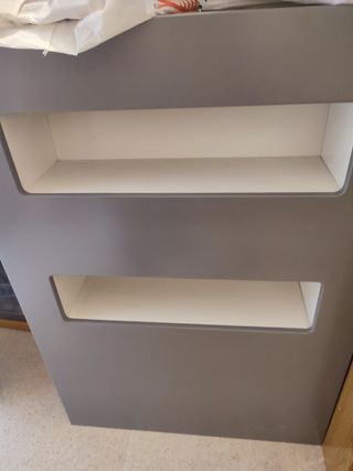 Cama blanca con almacenaje