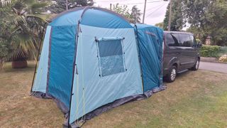 Avancé puerta trasera camper Merkur Camptime