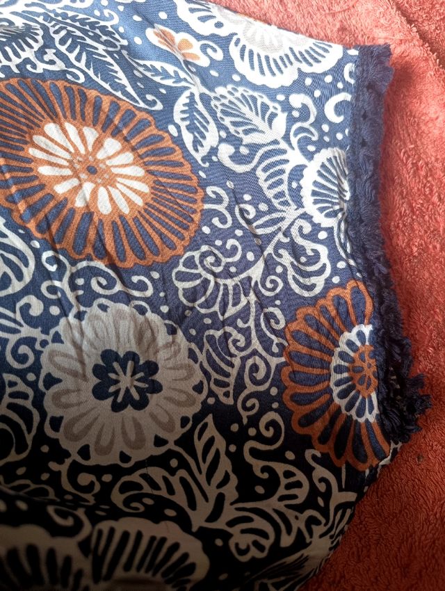 Vestido floral verano azul marino caldero, blanco