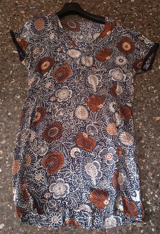 Vestido floral verano azul marino caldero, blanco