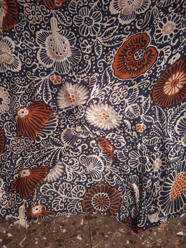 Vestido floral verano azul marino caldero, blanco