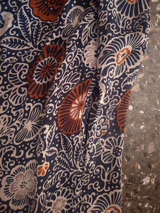 Vestido floral verano azul marino caldero, blanco