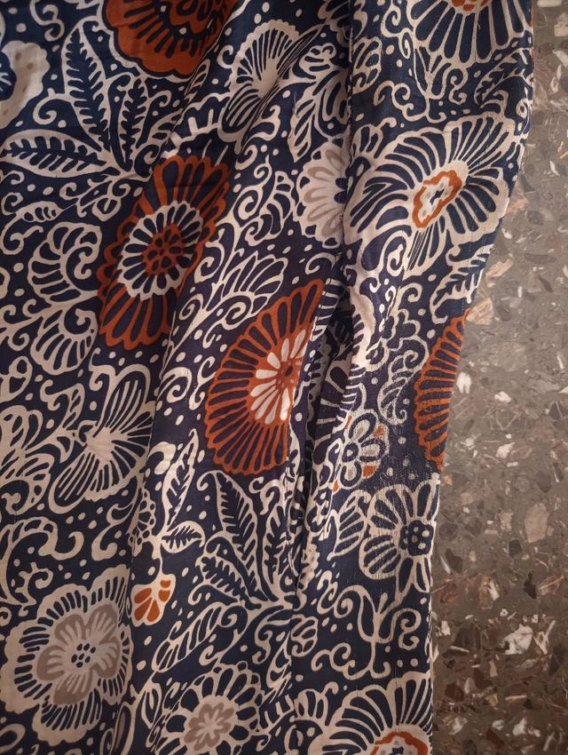 Vestido floral verano azul marino caldero, blanco