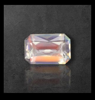 Piedra Luna (Adularia) 2.38 ct multicolor
