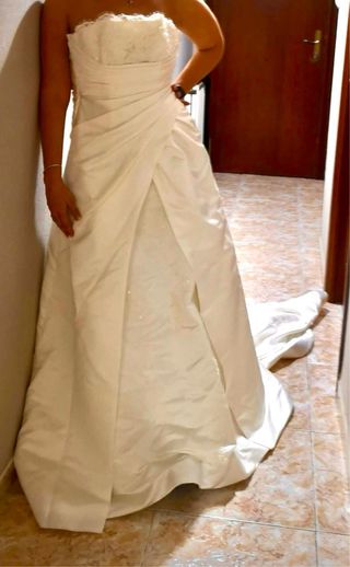 Vestido novia blanco cin detalles pedreria